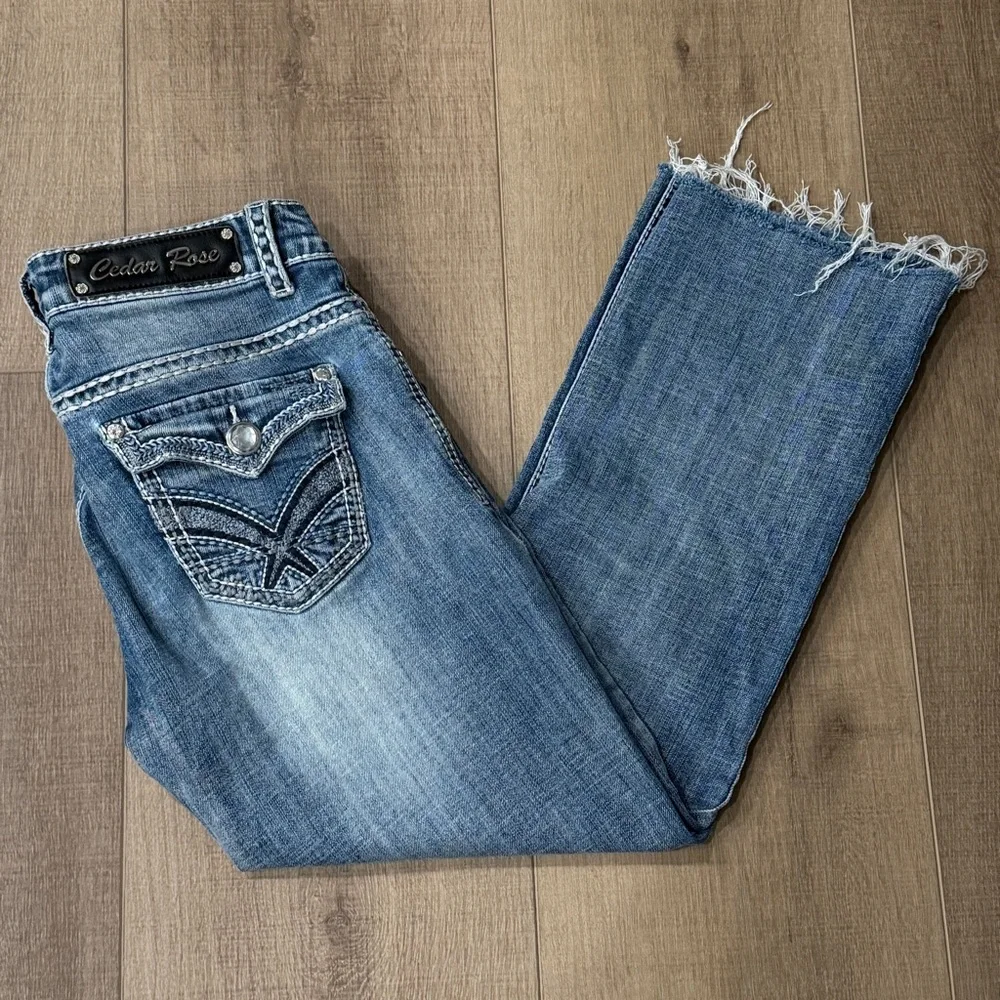 Cedar Rose‎ Cow Girl Jeans HZ5126 Women 29x24 Blue Bling Distressed Cut Offs - Picture 10 of 10